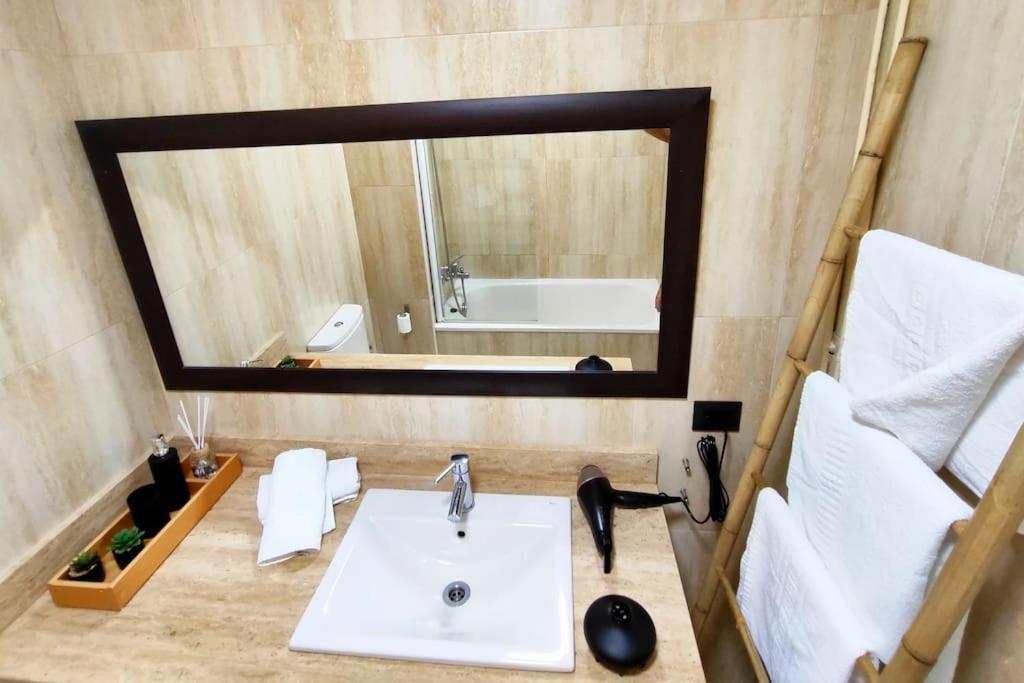 Tranquilo Apartamento Con Parking Gratis Vigilado 24H Vigo Zewnętrze zdjęcie