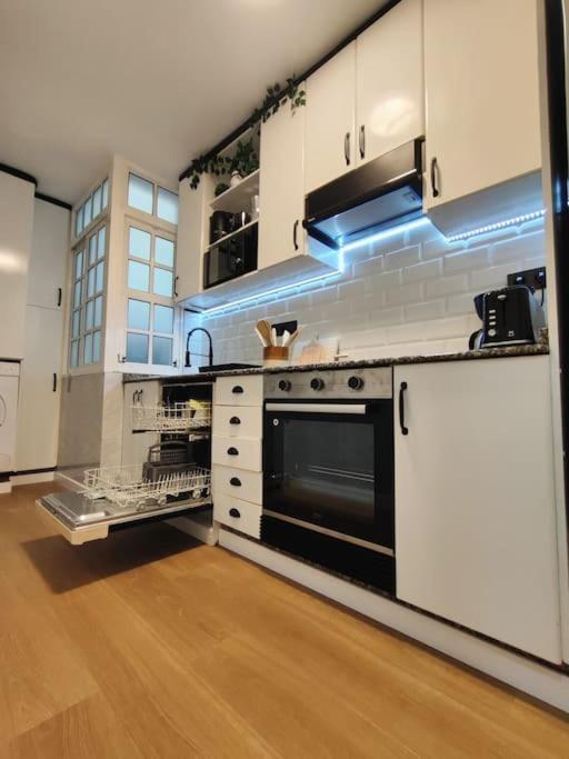 Tranquilo Apartamento Con Parking Gratis Vigilado 24H Vigo Zewnętrze zdjęcie